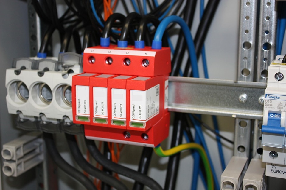 U berspannungsschutz bei Halil Canan - Elektro Service Canan in Frankfurt am Main